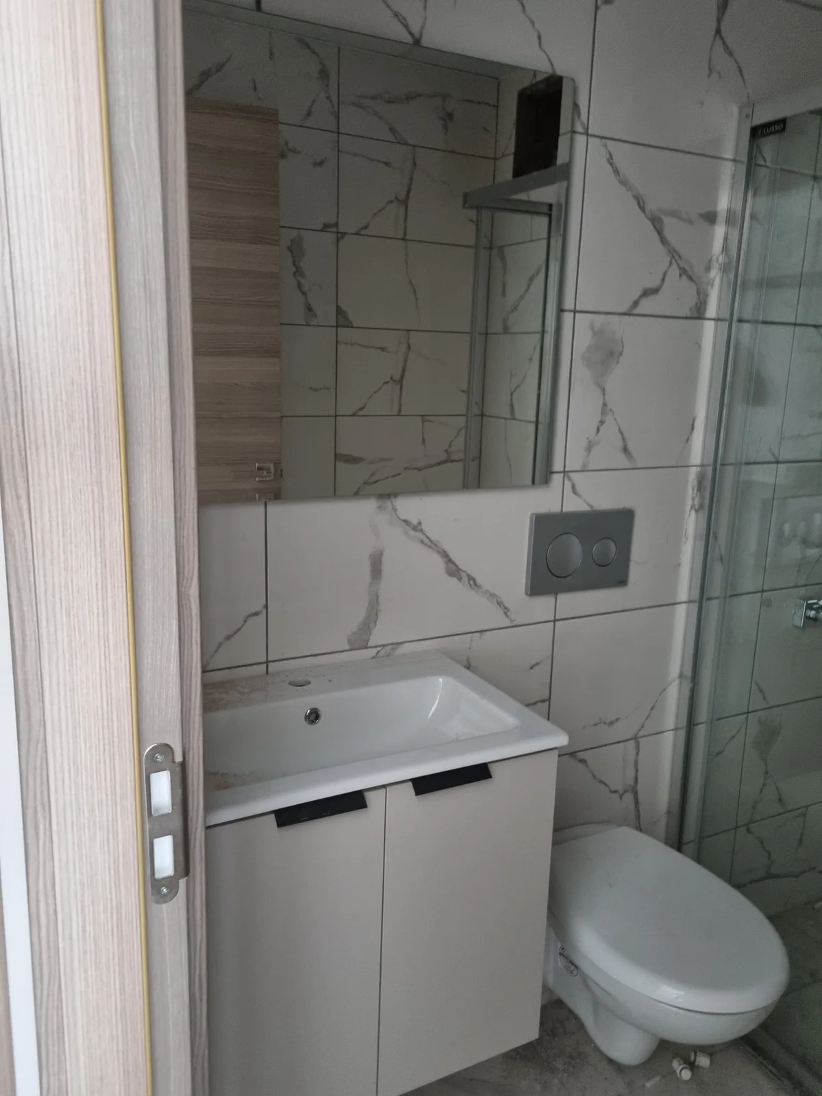 Kompakt Banyo Dolabı
