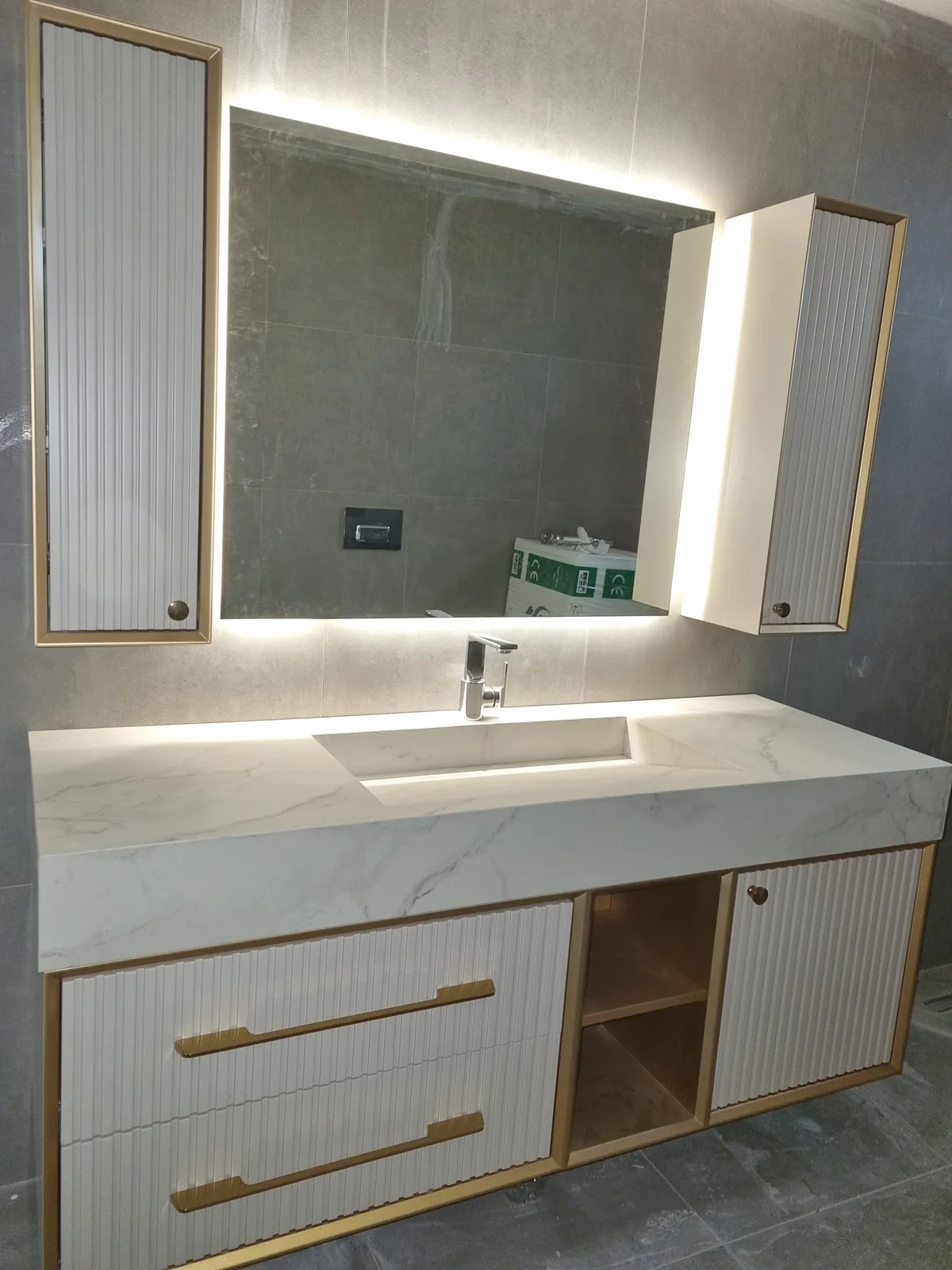 Beyaz Banyo Dolabı — görünüm 04