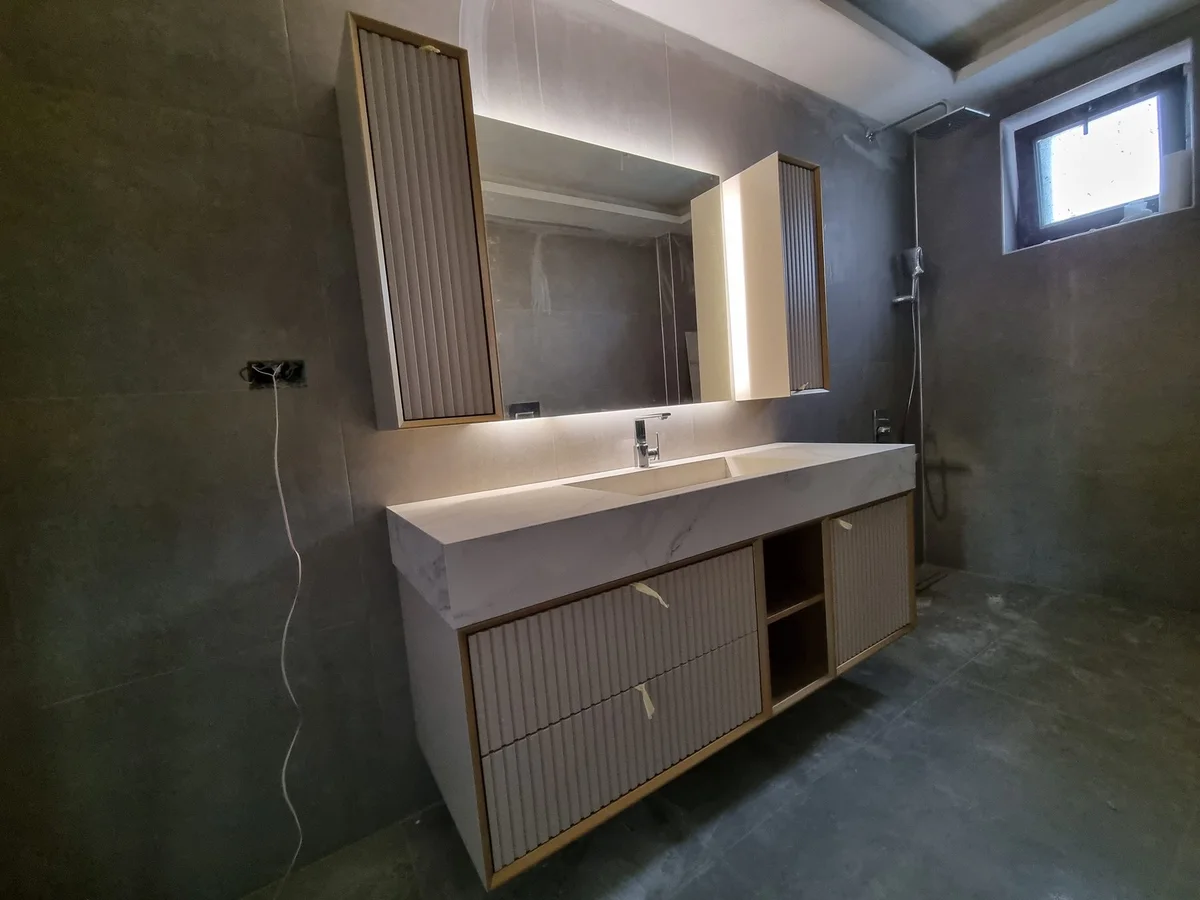 Antrasit Banyo Dolabı — görünüm 02